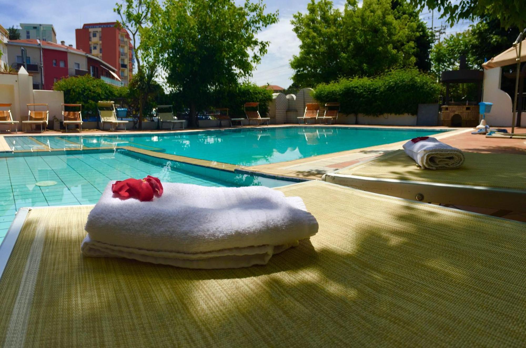 Hotel Mehari Riccione Dış mekan fotoğraf