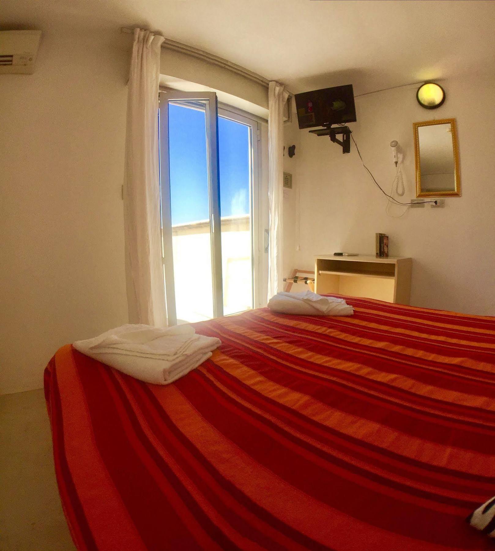 Hotel Mehari Riccione Dış mekan fotoğraf