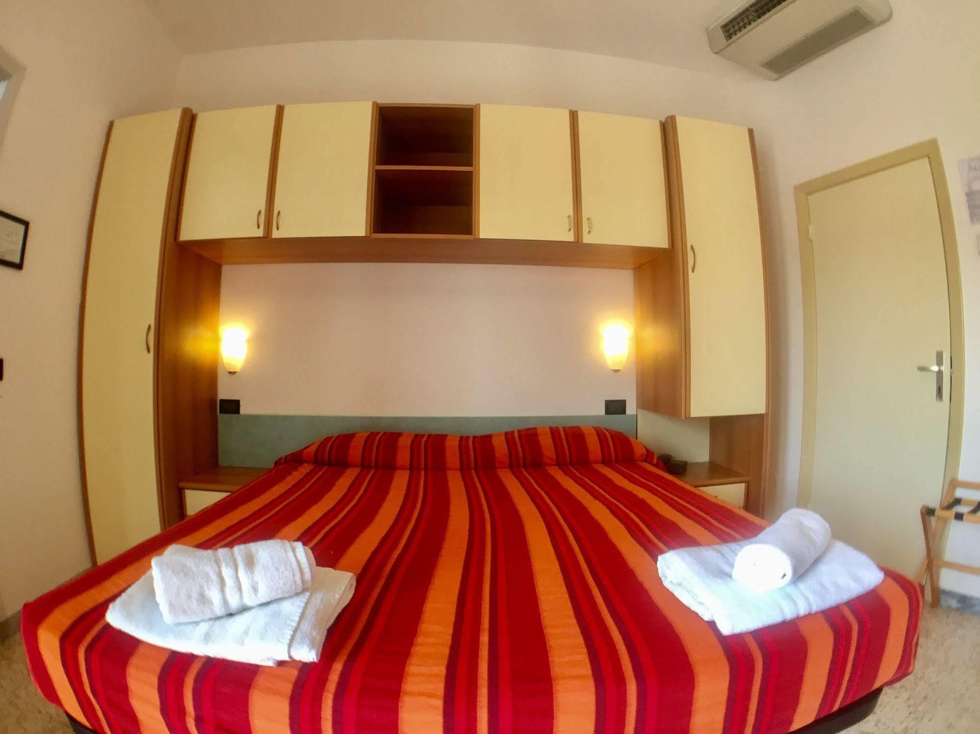 Hotel Mehari Riccione Dış mekan fotoğraf